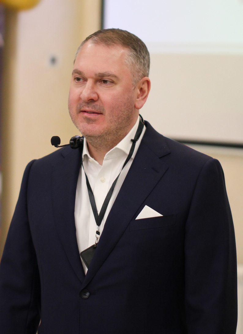 <span style="font-weight: bold;">Калинский Олег Игоревич</span><br>
